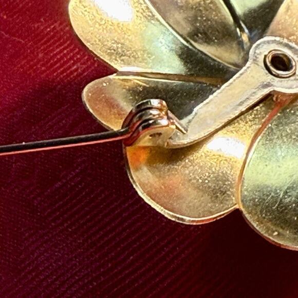 VTG Gold Tone Silver Tone Petals Pearl Flower Brooch Pin Retro 50’s Classic - Picture 9 of 11